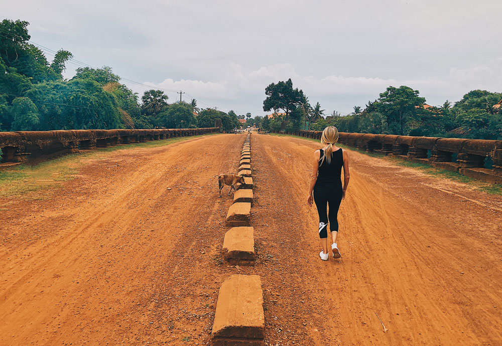 visiter le cambodge voyage asie temples angkor cambodia spean praptos kampong kdei old bridge Le cambodge voyage au cambodge visiter le cambodge temples d’angkor angkor wat le bayon angkor thom ta prohm cambodia asie voyager au cambodge phnom penh palais royal villages flottants kompong khleang lac tonlé sap siem reap plus beaux spots meilleurs spots plus beaux sites blog voyage vlogtrotter emma vlog trotter blogueuse voyage blogueur voyage que faire que voir au cambodge  vacances au cambodge blog voyage travelblog FAQ préparer son voyage organisation organiser son voyage itinéraire 2 semaines au cambodge  itinéraire 3 semaines au cambodge 10 jours 12 jours 14 jours  immanquables du cambodge best of cambodge plus beaux sites du cambodge vlog incontournables best of cambodge blog voyage vlogtrotter blogueur voyage roadtrip 