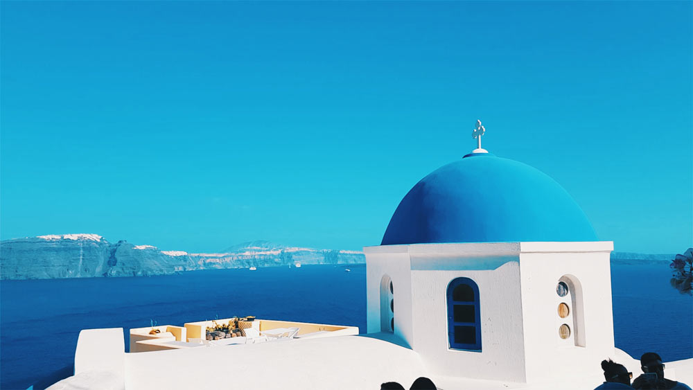 Santorini voyage à santorin vacances santorin grèce grece cyclades iles grecques mer égée santorin milos naxos paros mykonos folegandros blog voyage emma blogueuse voyage emma gattuso emma vlog trotter vlogs vlog santorin milos chora oia fira thira caldeira santorin red beach akrotiri pyrgos megalochori plus belles plages de grèce plus belle chora ios greece europe vacances en grèce voyage dans les cyclades partir en europe canaves oia suites canaves epitome où loger à santorin meilleur hotel santorin vue mer santorin itinéraire cyclades itinéraire santorin que voir que faire à santorin 1 semaine à santorin plus beaux sites plus beaux spots santorin incontournables vlog santorin