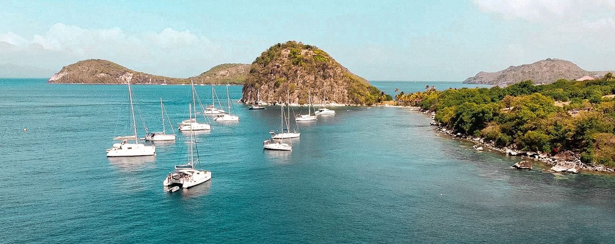 Guadeloupe les Saintes Terre de Haut Terre de Bas visiter les saintes voyage en guadeloupe que voir que faire aux Saintes ? les plus beaux sports des Saintes best off les saintes caraïbes marie-galante où loger aux saintes combien de temps rester aux saintes baie des saintes îles de guadeloupe antilles françaises caraïbes  hôtel bois joli pain de sucre