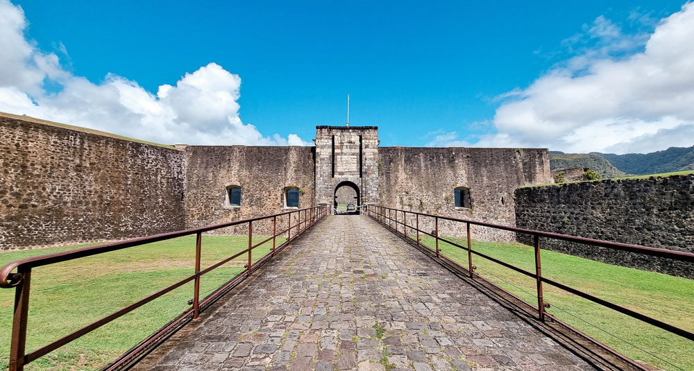 Fort Delgrès basse-terre Guadeloupe îles de Guadeloupe la Désirade Marie-Galante les Saintes Terre de Haut voyager en guadeloupe vacances en guadeloupe plus beaux sites de guadeloupe que voir que faire en guadeloupe caraïbes antilles françaises outremer grande terre basse terre itinéraire best of guadeloupe visiter la guadeloupe