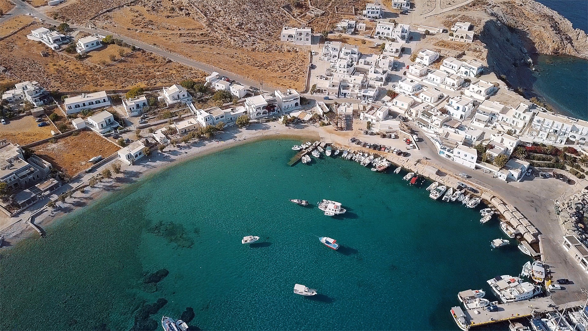 Ou manger à folegandros ? meilleurs restaurants folegandros grèce meilleure taverne folegandros manger poulpe grippé poisson frais à Folegandros où manger à la chora de folegandros meilleur blog voyage manger à Karavostasi 