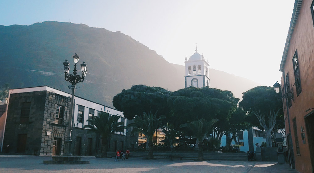 Tenerife voyage à Tenerife visiter tenerife îles canaries voyage îles canaries voyager à tenerife volcan teide pico de teide la laguna la orotava villes coloniales garachico piscines naturelles masca los gigantes el medano plus beaux spots meilleurs spots plus beaux sites blog voyage vlogtrotter emma vlog trotter blogueuse voyage blogueur voyage que faire que voir au cambodge  vacances à tenerife Espagne blog voyage travelblog FAQ préparer son voyage organisation organiser son voyage itinéraire 1 semaine à tenerife 2 semaines aux iles canaries 10 jours 12 jours 14 jours immanquables tenerife best of Tenerife plus beaux sites de Tenerife vlog Tenerife incontournables best of tenerife blog voyage vlogtrotter blogueur voyage roadtrip 