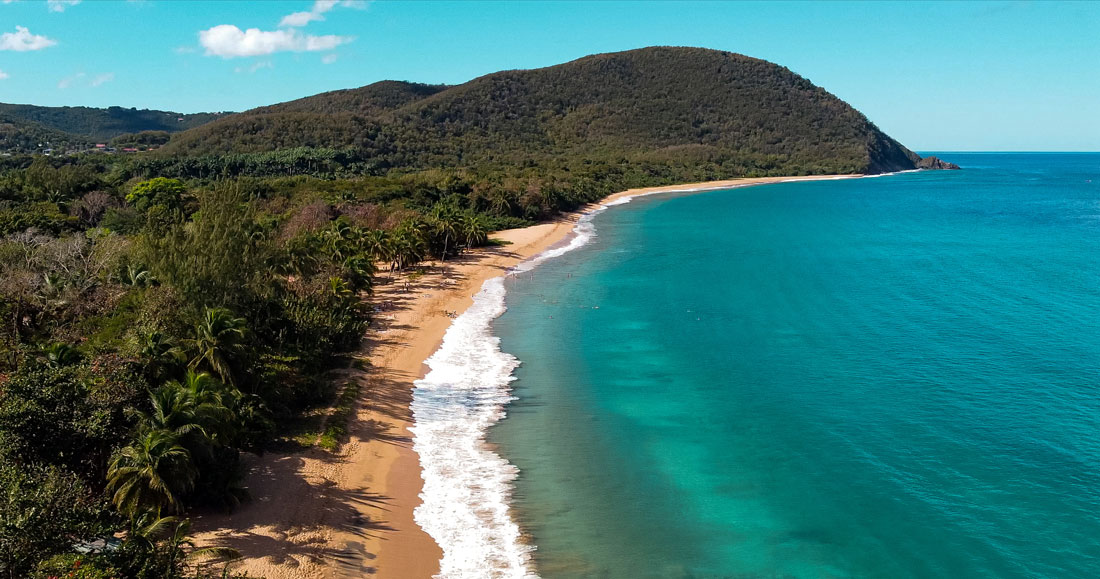 plage Grande Anse Deshaies Guadeloupe îles de Guadeloupe la Désirade Marie-Galante les Saintes Terre de Haut voyager en guadeloupe vacances en guadeloupe plus beaux sites de guadeloupe que voir que faire en guadeloupe caraïbes antilles françaises outremer grande terre basse terre itinéraire best of guadeloupe visiter la guadeloupe