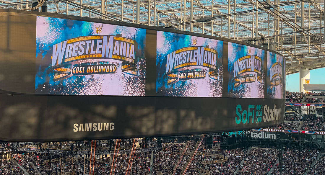 Catch WWE RAW lutte professionnelle Wrestlemania 39 cody Rhodes broke lesnar roman reigns défaite humiliation Triple H Los Angeles Arena RAW enterrement Cody Rhodes