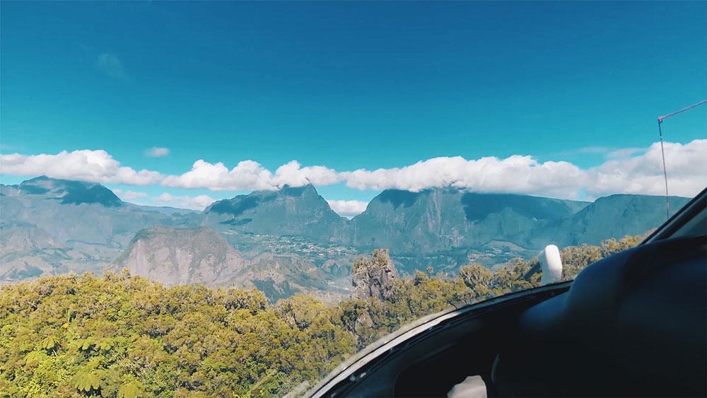 La réunion voyager à la réunion visiter la réunion que voir que faire à la réunion plus beaux spots saint-gilles les bains salines l’hermitage le piton de la fournaise volcan kélonia tortues marines nager avec les baleines faire de l’hélico hélico à la réunion hélilagon blog voyage blogueuse voyage océan indien