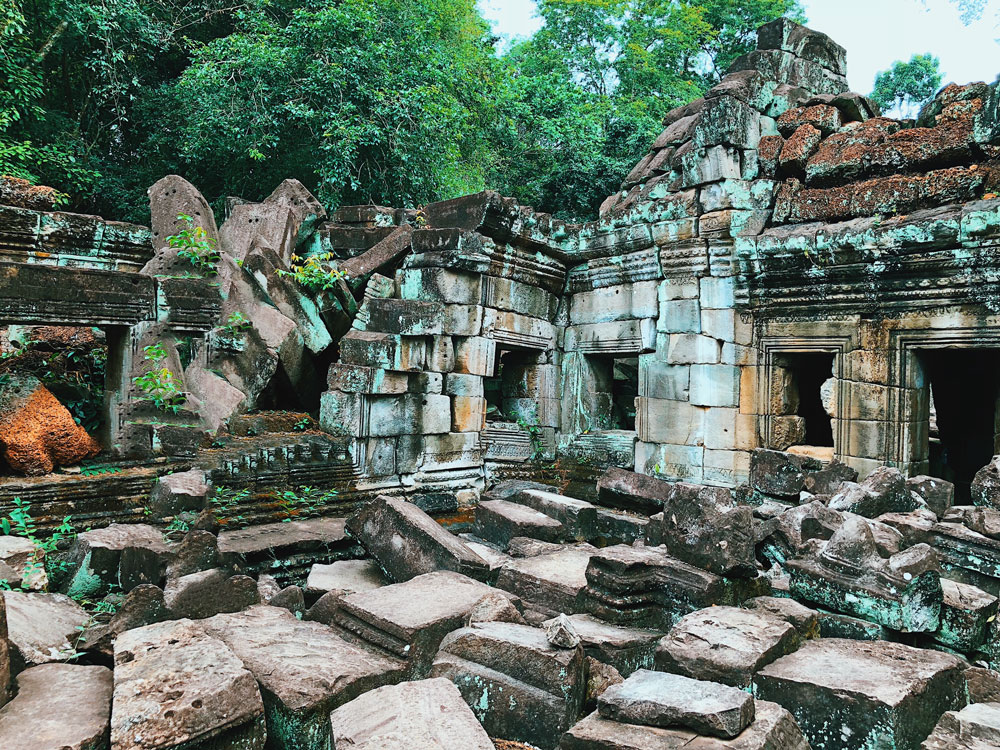 Le cambodge voyage au cambodge visiter le cambodge temples d’angkor angkor wat le bayon angkor thom ta prohm baphuon terrasse du roi lépreux terrasse des éléphants preah kahn banteay kdei cambodia asie voyager au cambodge phnom penh palais royal villages flottants kompong khleang lac tonlé sap siem reap plus beaux spots meilleurs spots plus beaux sites blog voyage vlogtrotter emma vlog trotter blogueuse voyage blogueur voyage que faire que voir au cambodge  vacances au cambodge blog voyage travelblog FAQ préparer son voyage organisation organiser son voyage itinéraire 2 semaines au cambodge  itinéraire 3 semaines au cambodge 10 jours 12 jours 14 jours  immanquables du cambodge best of cambodge plus beaux sites du cambodge vlog incontournables best of cambodge blog voyage vlogtrotter blogueur voyage roadtrip 