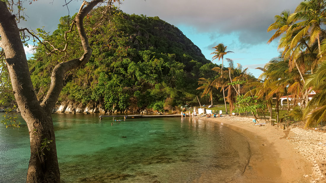 Guadeloupe les Saintes Terre de Haut Terre de Bas visiter les saintes voyage en guadeloupe que voir que faire aux Saintes ? les plus beaux sports des Saintes best off les saintes caraïbes marie-galante où loger aux saintes combien de temps rester aux saintes baie des saintes îles de guadeloupe antilles françaises caraïbes  pain de sucre