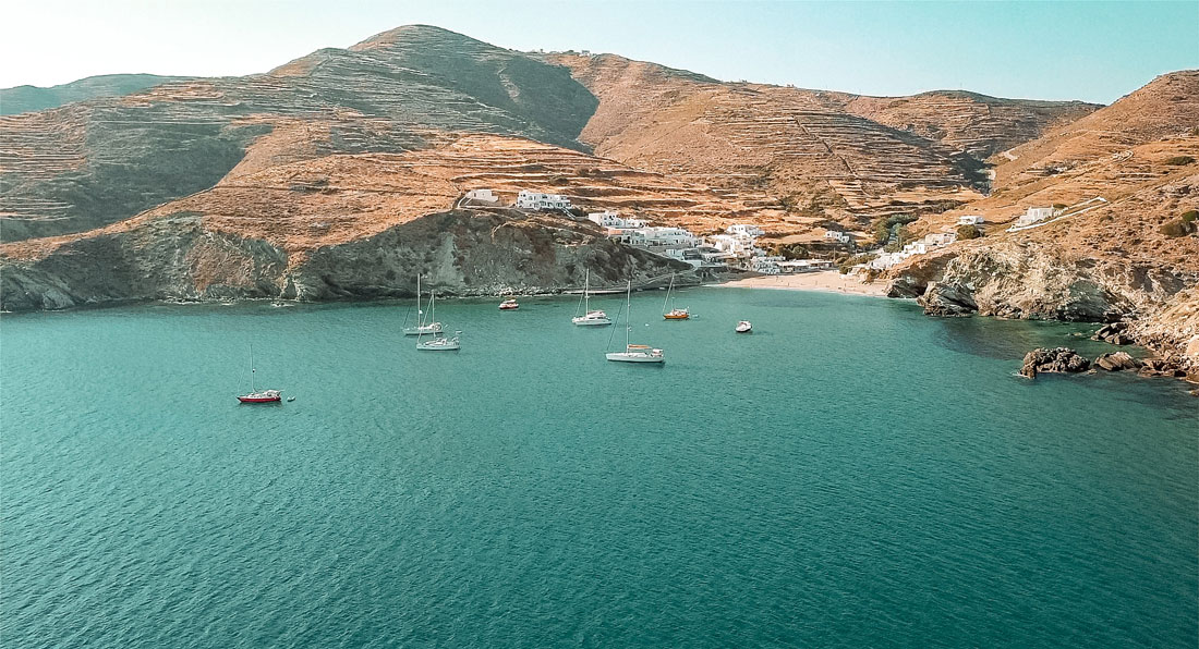 Ou manger à folegandros ? meilleurs restaurants folegandros grèce meilleure taverne folegandros manger poulpe grippé poisson frais à Folegandros où manger à la chora de folegandros meilleur blog voyage manger à Karavostasi 