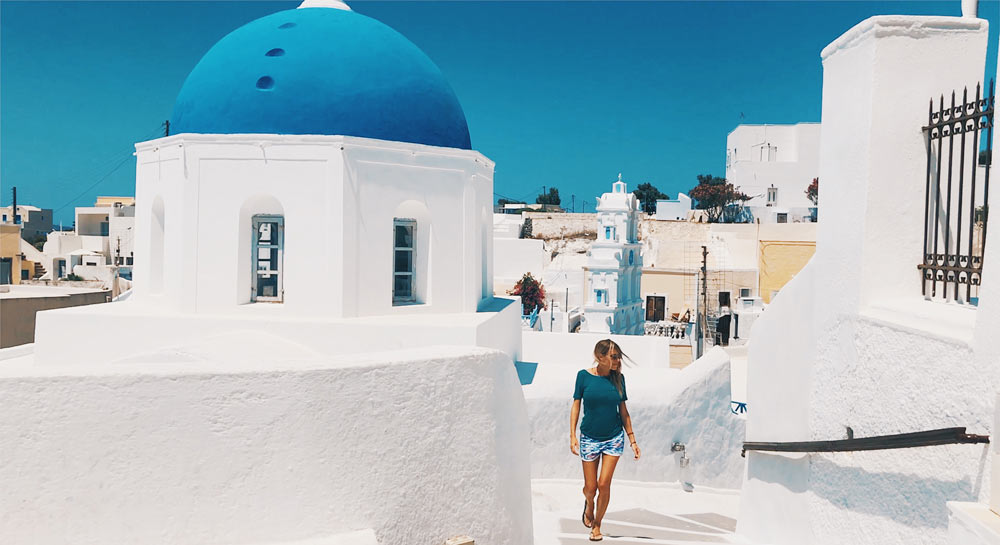 santorin cyclades voyage en Grèce Santorini Oia Fira Santorini voyage à santorin vacances santorin grèce grece cyclades iles grecques mer égée santorin milos naxos paros mykonos folegandros blog voyage emma blogueuse voyage emma gattuso emma vlog trotter vlogs vlog santorin milos chora oia fira thira caldeira santorin red beach akrotiri pyrgos megalochori plus belles plages de grèce plus belle chora ios greece europe vacances en grèce voyage dans les cyclades partir en europe canaves oia suites canaves epitome où loger à santorin meilleur hotel santorin vue mer santorin itinéraire cyclades itinéraire santorin que voir que faire à santorin 1 semaine à santorin plus beaux sites plus beaux spots santorin incontournables vlog santorin