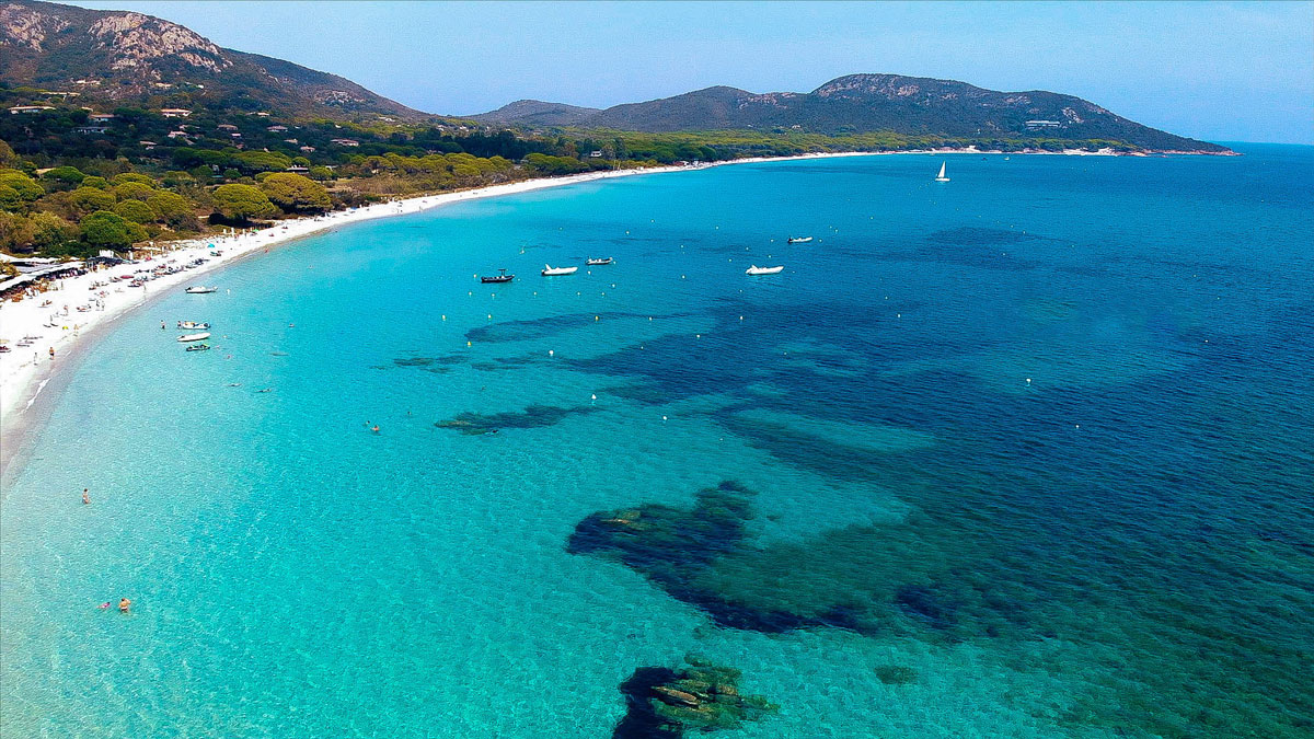 Porto vecchio visiter la corse belles plages sud corse palombaggia santa giulia pinarello Corse voyage en Corse visiter la corse France partir en vacances en corse corsica ajaccio sartène où manger en corse ? porto-vecchio balagne calvi ile-rousse bastia cap corse centuri corte sartène bonifacio iles lavezzi iles sanguinaires porticcio golfe de porto girolata réserve naturelle scandola calanques piana girolata désert des agriate vallée restonica aiguilles bavella nonza monticello meilleures tables de balagne plus beaux spots meilleurs spots plus beaux sites de corse blog voyage vlogtrotter emma vlog trotter blogueuse voyage blogueur voyage que faire que voir en corse  vacances en corse blog voyage travelblog FAQ préparer son voyage organisation organiser son voyage itinéraire 1 semaine en Corse 2 semaines en corse immanquables de corse best of corse plus beaux sites de corse vlog corse incontournables best of corse blog voyage vlogtrotter blogueur voyage roadtrip île de beauté