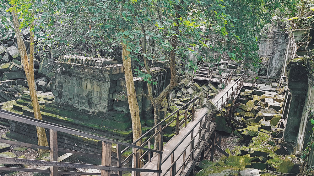 visiter le cambodge voyage asie temples angkor cambodia beng mealea Le cambodge voyage au cambodge visiter le cambodge temples d’angkor angkor wat le bayon angkor thom ta prohm cambodia asie voyager au cambodge phnom penh palais royal villages flottants kompong khleang lac tonlé sap siem reap plus beaux spots meilleurs spots plus beaux sites blog voyage vlogtrotter emma vlog trotter blogueuse voyage blogueur voyage que faire que voir au cambodge  vacances au cambodge blog voyage travelblog FAQ préparer son voyage organisation organiser son voyage itinéraire 2 semaines au cambodge  itinéraire 3 semaines au cambodge 10 jours 12 jours 14 jours  immanquables du cambodge best of cambodge plus beaux sites du cambodge vlog incontournables best of cambodge blog voyage vlogtrotter blogueur voyage roadtrip 
