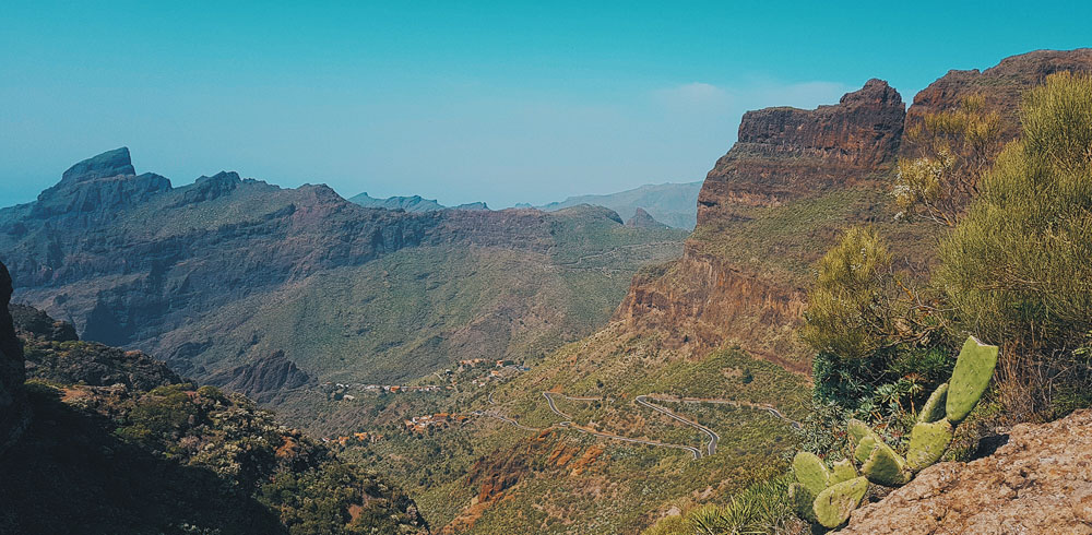 Tenerife voyage à Tenerife visiter tenerife îles canaries voyage îles canaries voyager à tenerife volcan teide pico de teide la laguna la orotava villes coloniales garachico piscines naturelles masca los gigantes el medano plus beaux spots meilleurs spots plus beaux sites blog voyage vlogtrotter emma vlog trotter blogueuse voyage blogueur voyage que faire que voir au cambodge  vacances à tenerife Espagne blog voyage travelblog FAQ préparer son voyage organisation organiser son voyage itinéraire 1 semaine à tenerife 2 semaines aux iles canaries 10 jours 12 jours 14 jours immanquables tenerife best of Tenerife plus beaux sites de Tenerife vlog Tenerife incontournables best of tenerife blog voyage vlogtrotter blogueur voyage roadtrip 