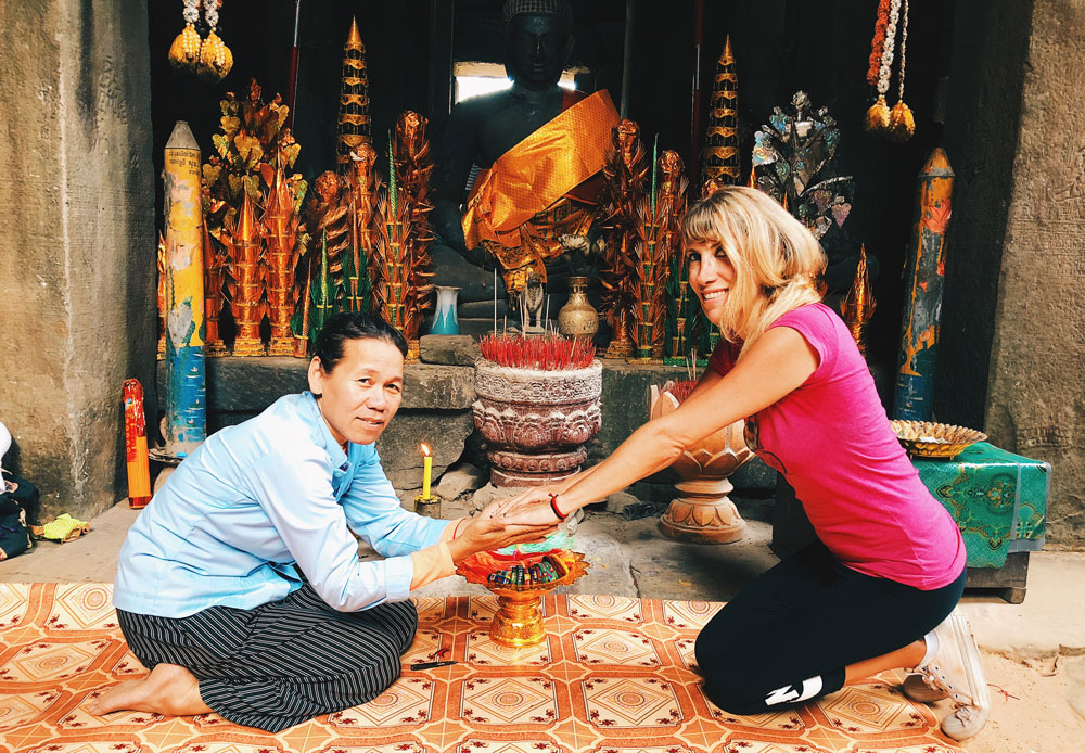 Le cambodge voyage au cambodge visiter le cambodge temples d’angkor angkor wat le bayon angkor thom ta prohm baphuon terrasse du roi lépreux terrasse des éléphants preah kahn banteay kdei cambodia asie voyager au cambodge phnom penh palais royal villages flottants kompong khleang lac tonlé sap siem reap plus beaux spots meilleurs spots plus beaux sites blog voyage vlogtrotter emma vlog trotter blogueuse voyage blogueur voyage que faire que voir au cambodge  vacances au cambodge blog voyage travelblog FAQ préparer son voyage organisation organiser son voyage itinéraire 2 semaines au cambodge  itinéraire 3 semaines au cambodge 10 jours 12 jours 14 jours  immanquables du cambodge best of cambodge plus beaux sites du cambodge vlog incontournables best of cambodge blog voyage vlogtrotter blogueur voyage roadtrip 