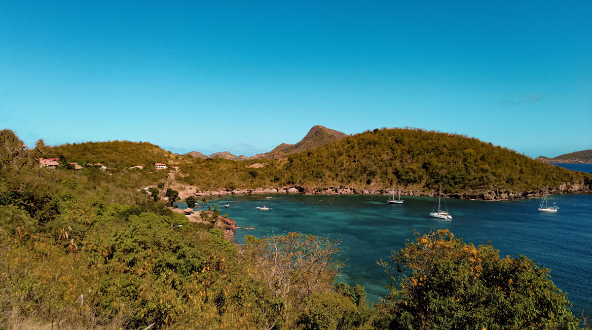 Guadeloupe les Saintes Terre de Haut Terre de Bas visiter les saintes voyage en guadeloupe que voir que faire aux Saintes ? les plus beaux sports des Saintes best off les saintes caraïbes marie-galante où loger aux saintes combien de temps rester aux saintes baie des saintes îles de guadeloupe antilles françaises caraïbes  excursion mawaly