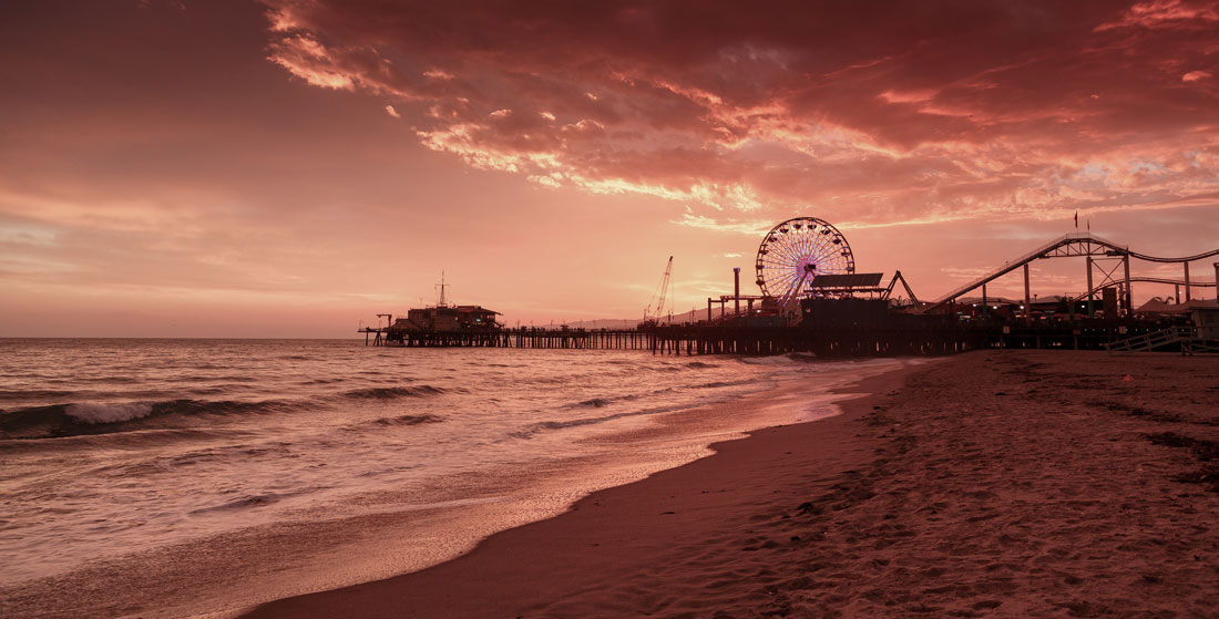 sunset pier de santa monica coucher de soleil pier santa monica Visiter Los Angeles Road trip aux USA road trip dans l’ouest américain visiter LA meilleur blog voyages que voir et que faire à Los Angeles ? combien de temps prévoir à los angeles Santa Monica Venice Holywood Sign los angeles en trois jours las vegas que faire que voir à las vegas itinéraire 15 jours road trip ouest américain meilleur itinéraire best of plus beaux sites ouest américain blog voyage USA Etats-Unis