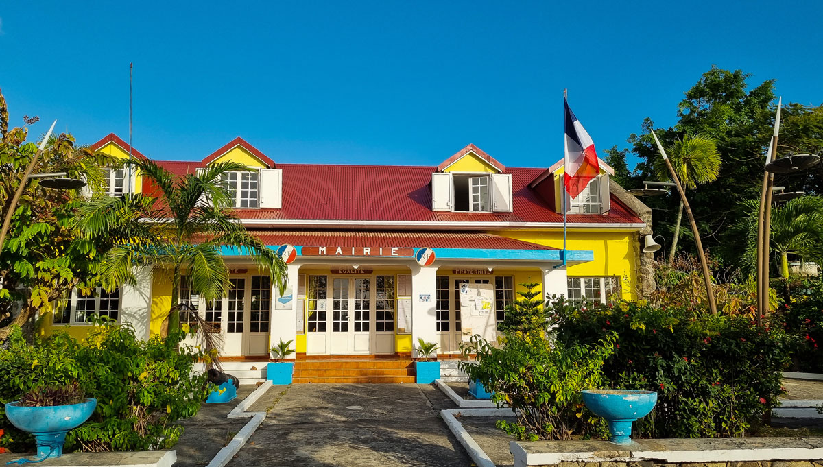 Guadeloupe les Saintes Terre de Haut Terre de Bas visiter les saintes voyage en guadeloupe que voir que faire aux Saintes ? les plus beaux sports des Saintes best off les saintes caraïbes marie-galante où loger aux saintes combien de temps rester aux saintes baie des saintes îles de guadeloupe antilles françaises caraïbes 