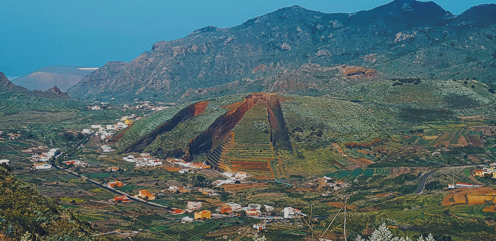 Tenerife voyage à Tenerife visiter tenerife îles canaries voyage îles canaries voyager à tenerife volcan teide pico de teide la laguna la orotava villes coloniales garachico piscines naturelles masca los gigantes el medano plus beaux spots meilleurs spots plus beaux sites blog voyage vlogtrotter emma vlog trotter blogueuse voyage blogueur voyage que faire que voir au cambodge  vacances à tenerife Espagne blog voyage travelblog FAQ préparer son voyage organisation organiser son voyage itinéraire 1 semaine à tenerife 2 semaines aux iles canaries 10 jours 12 jours 14 jours immanquables tenerife best of Tenerife plus beaux sites de Tenerife vlog Tenerife incontournables best of tenerife blog voyage vlogtrotter blogueur voyage roadtrip 