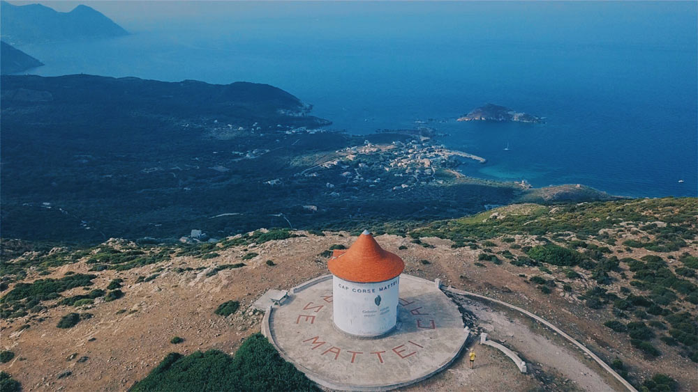 Voyage Cap Corse Centuri moulin Mattei Corse voyage en Corse visiter la corse France partir en vacances en corse corsica ajaccio sartène où manger en corse ? porto-vecchio balagne calvi ile-rousse bastia cap corse centuri corte sartène bonifacio iles lavezzi iles sanguinaires porticcio golfe de porto girolata réserve naturelle scandola calanques piana girolata désert des agriate vallée restonica aiguilles bavella nonza monticello meilleures tables de balagne plus beaux spots meilleurs spots plus beaux sites de corse blog voyage vlogtrotter emma vlog trotter blogueuse voyage blogueur voyage que faire que voir en corse  vacances en corse blog voyage travelblog FAQ préparer son voyage organisation organiser son voyage itinéraire 1 semaine en Corse 2 semaines en corse immanquables de corse best of corse plus beaux sites de corse vlog corse incontournables best of corse blog voyage vlogtrotter blogueur voyage roadtrip île de beauté