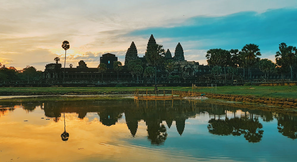 Le cambodge voyage au cambodge visiter le cambodge temples d’angkor angkor wat le bayon angkor thom ta prohm baphuon terrasse du roi lépreux terrasse des éléphants preah kahn banteay kdei cambodia asie voyager au cambodge phnom penh palais royal villages flottants kompong khleang lac tonlé sap siem reap plus beaux spots meilleurs spots plus beaux sites blog voyage vlogtrotter emma vlog trotter blogueuse voyage blogueur voyage que faire que voir au cambodge  vacances au cambodge blog voyage travelblog FAQ préparer son voyage organisation organiser son voyage itinéraire 2 semaines au cambodge  itinéraire 3 semaines au cambodge 10 jours 12 jours 14 jours  immanquables du cambodge best of cambodge plus beaux sites du cambodge vlog incontournables best of cambodge blog voyage vlogtrotter blogueur voyage roadtrip 