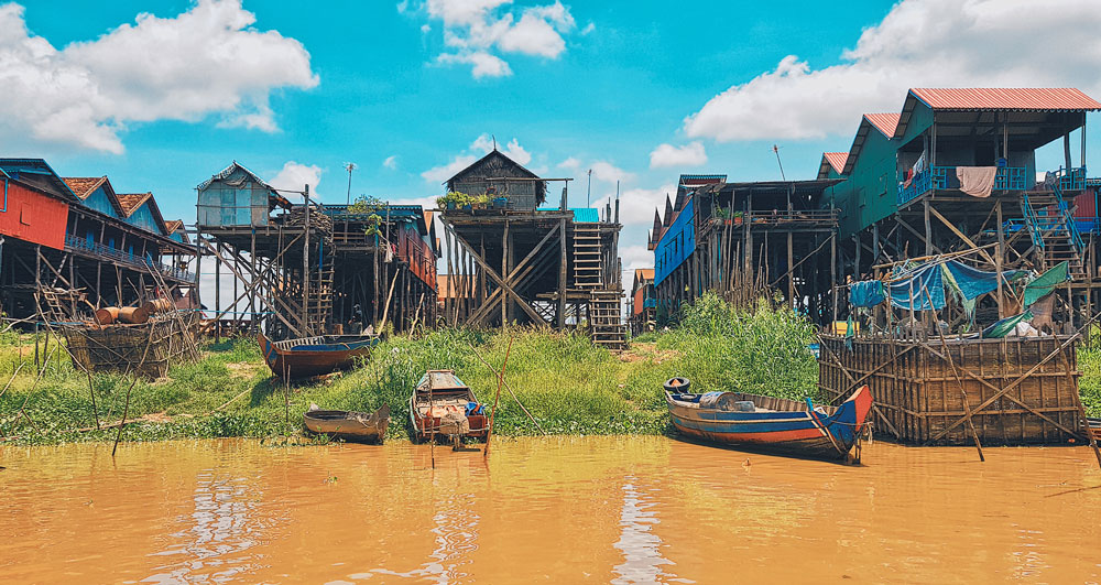 Le cambodge voyage au cambodge visiter le cambodge temples d’angkor angkor wat le bayon angkor thom ta prohm baphuon terrasse du roi lépreux terrasse des éléphants preah kahn banteay kdei cambodia asie Kampong Phluk, Chong Khneas villages flottants plus beau village flottant quel village flottant choisir voyager au cambodge phnom penh palais royal villages flottants kompong khleang lac tonlé sap siem reap plus beaux spots meilleurs spots plus beaux sites blog voyage vlogtrotter emma vlog trotter blogueuse voyage blogueur voyage que faire que voir au cambodge  vacances au cambodge blog voyage travelblog FAQ préparer son voyage organisation organiser son voyage itinéraire 2 semaines au cambodge  itinéraire 3 semaines au cambodge 10 jours 12 jours 14 jours  immanquables du cambodge best of cambodge plus beaux sites du cambodge vlog incontournables best of cambodge blog voyage vlogtrotter blogueur voyage roadtrip 